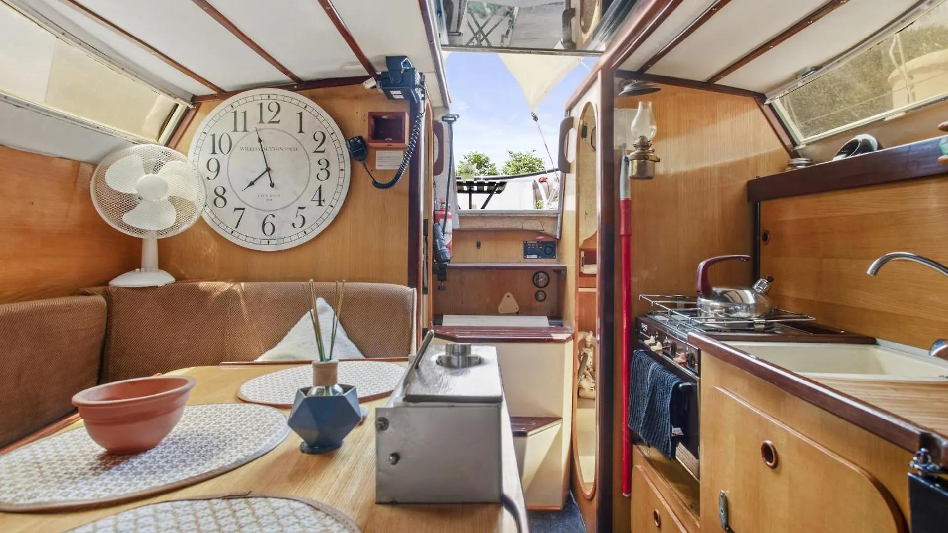 Bateau Dans Le Port De Cogolin Hotel France